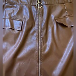 Plus size Brown Faux leather above knee middle zip skirt